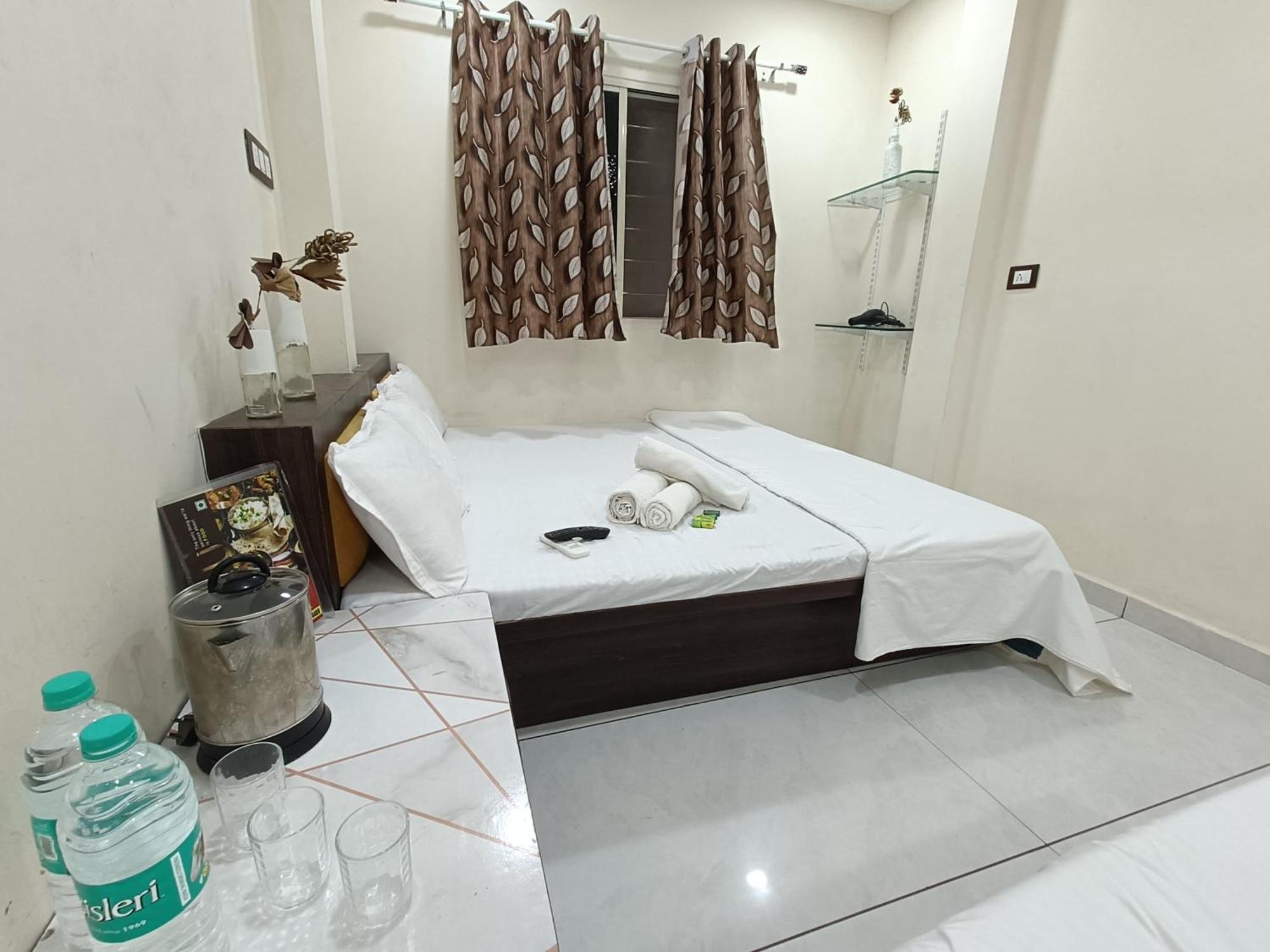 Treebo Yatri Grah Kshipra T Hotel Удджайн Экстерьер фото
